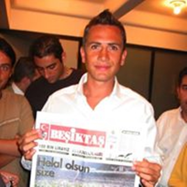 Gazete Beşiktaş okuyorum