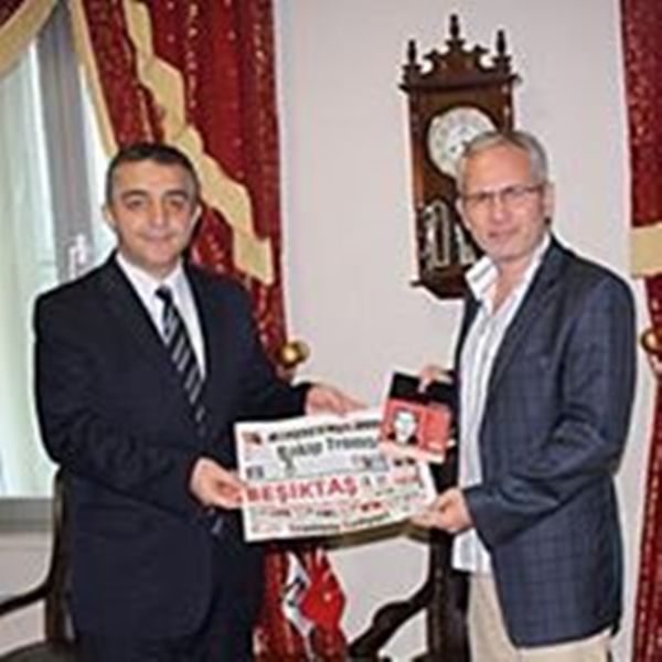 Gazete Beşiktaş okuyorum