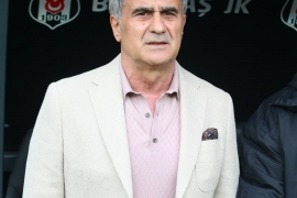 Açılın şampiyon geliyor