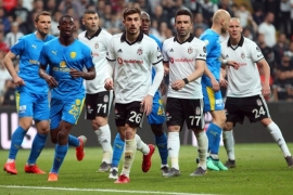 Açılın şampiyon geliyor