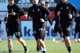 Antrenmandan önce kadınlar günü kutlaması