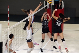 Kadın Voleybol Takımı - İstanbul Bş. Bld.: 1-3