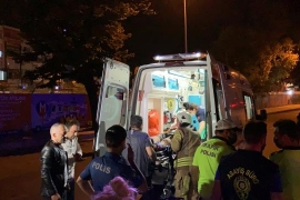 Demir parmaklıklara, sonra da reklam panosuna çarptı