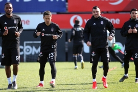 Kartal taktik çalışıyor