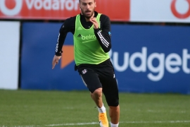 Yıllar sonra yeniden siyah-beyazlı forma ile idmanda