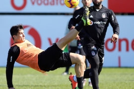 Antrenmandan önce kadınlar günü kutlaması