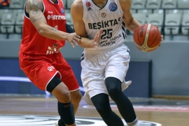 Kartal evinde kazandı