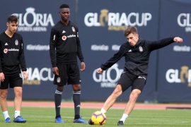 Mirin, takımla ilk antrenmanında