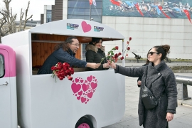 Sevgililer Beşiktaş'ta aşklarını tazeledi