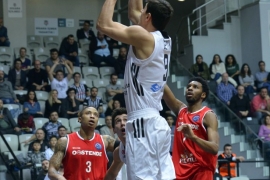 Kartal evinde kazandı