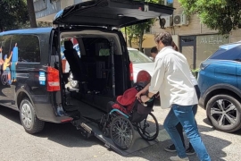 ÖZEL HABER: Genç başkanın yoğun günü! Kızlarıyla oy kullandı. Seçimler için vatandaşa yardımcı oldu. Anneler Gününü kutladı!