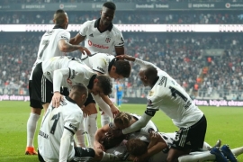 Açılın şampiyon geliyor