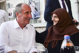 Muharrem İnce, Beşiktaş Gazetesi aracılığıyla Beşiktaşlıların bayramını kutladı