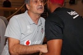 Antrenmandan önce kutlama