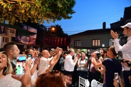 Muharrem İnce, Beşiktaş Gazetesi aracılığıyla Beşiktaşlıların bayramını kutladı