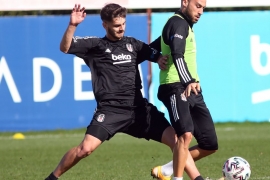 Yıllar sonra yeniden siyah-beyazlı forma ile idmanda