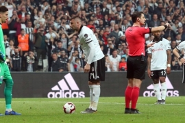 Açılın şampiyon geliyor