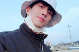 Türk hayranlardan sürpriz etkinlik! Rock Daily'nin doğum günü kutlandı