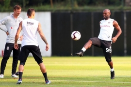 Beşiktaş, sabah-akşam çalışıyor