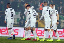 Beşiktaş ikinci yarıya galibiyetle başladı