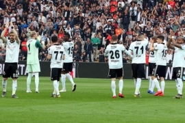 Açılın şampiyon geliyor