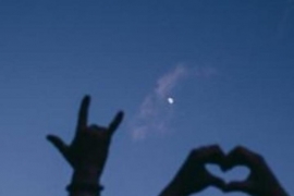 Türk hayranlardan sürpriz etkinlik! Rock Daily'nin doğum günü kutlandı