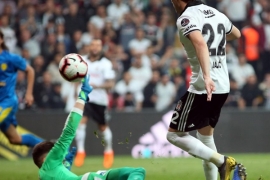 Açılın şampiyon geliyor