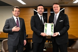 Ekrem İmamoğlu ve Rıza Akpolat, Hasan Arat ile Beşiktaş'ta buluştu