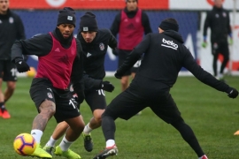 Sağanak yağmur altında çalıştılar