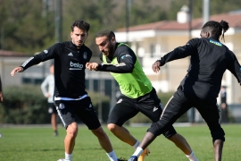 Yıllar sonra yeniden siyah-beyazlı forma ile idmanda