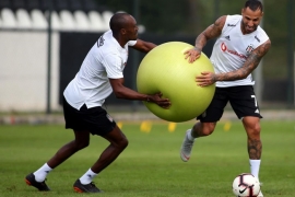 Beşiktaş, sabah-akşam çalışıyor