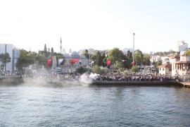 Beşiktaş'ın 2021-2022 sezonu formaları Boğaz’da teknede tanıtıldı