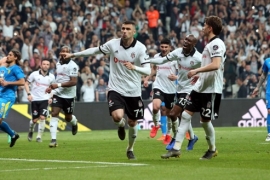 Açılın şampiyon geliyor