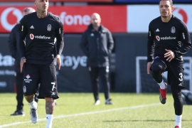 Kartal taktik çalışıyor