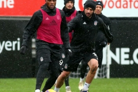 Sağanak yağmur altında antrenman