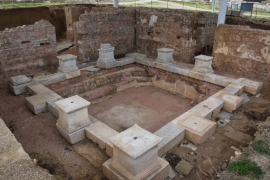 Parion Antik Kenti ve ihtişamının simgesi Roma Tiyatrosu