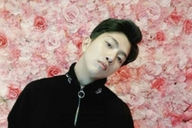 Rock Daily는 그의 새 프로젝트 LAYOR와 함께 돌아옵니다