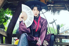 Türk hayranlardan sürpriz etkinlik! Rock Daily'nin doğum günü kutlandı