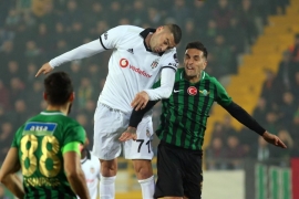 Beşiktaş ikinci yarıya galibiyetle başladı