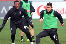 Kartal, ara vermeden çalışıyor