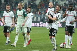 Açılın şampiyon geliyor