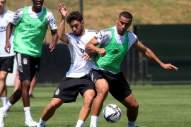 Beşiktaş kondisyon ve taktik çalıştı