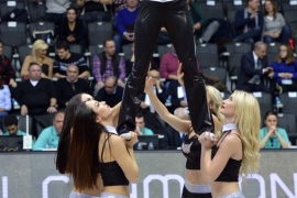 Kartal evinde kazandı