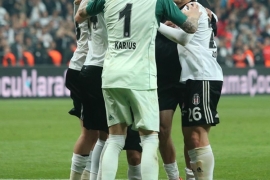 Açılın şampiyon geliyor