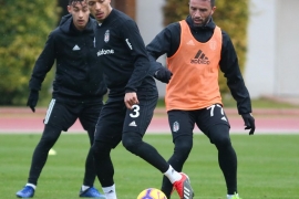 Hem sahada hem salonda çalıştılar