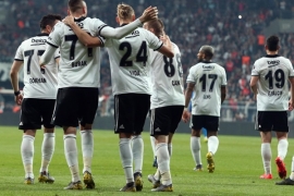 Açılın şampiyon geliyor