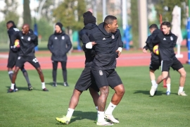 Mirin, takımla ilk antrenmanında