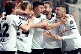 Açılın şampiyon geliyor