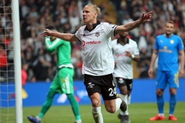 Açılın şampiyon geliyor