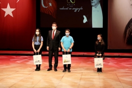 İmamoğlu: Atatürk onurlu bir geçmiş, aydınlık bir gelecektir